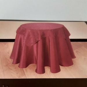 Trim a Home Decorative Round Tablecloth& Topper Red Winter Christmas